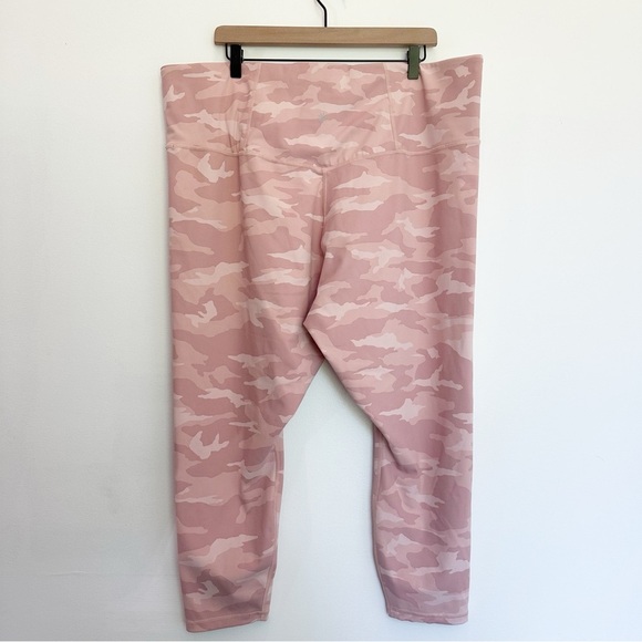 Athleta Elation Camo 7/8 Tight Leggings Pink 3X Active Gym Workout Athleisure - Picture 3 of 9